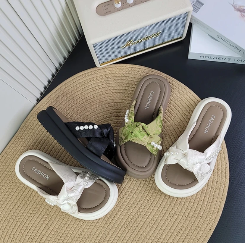 2025新款一字拖平底小香风时尚休闲百搭夏季软底女士外穿法式厚底