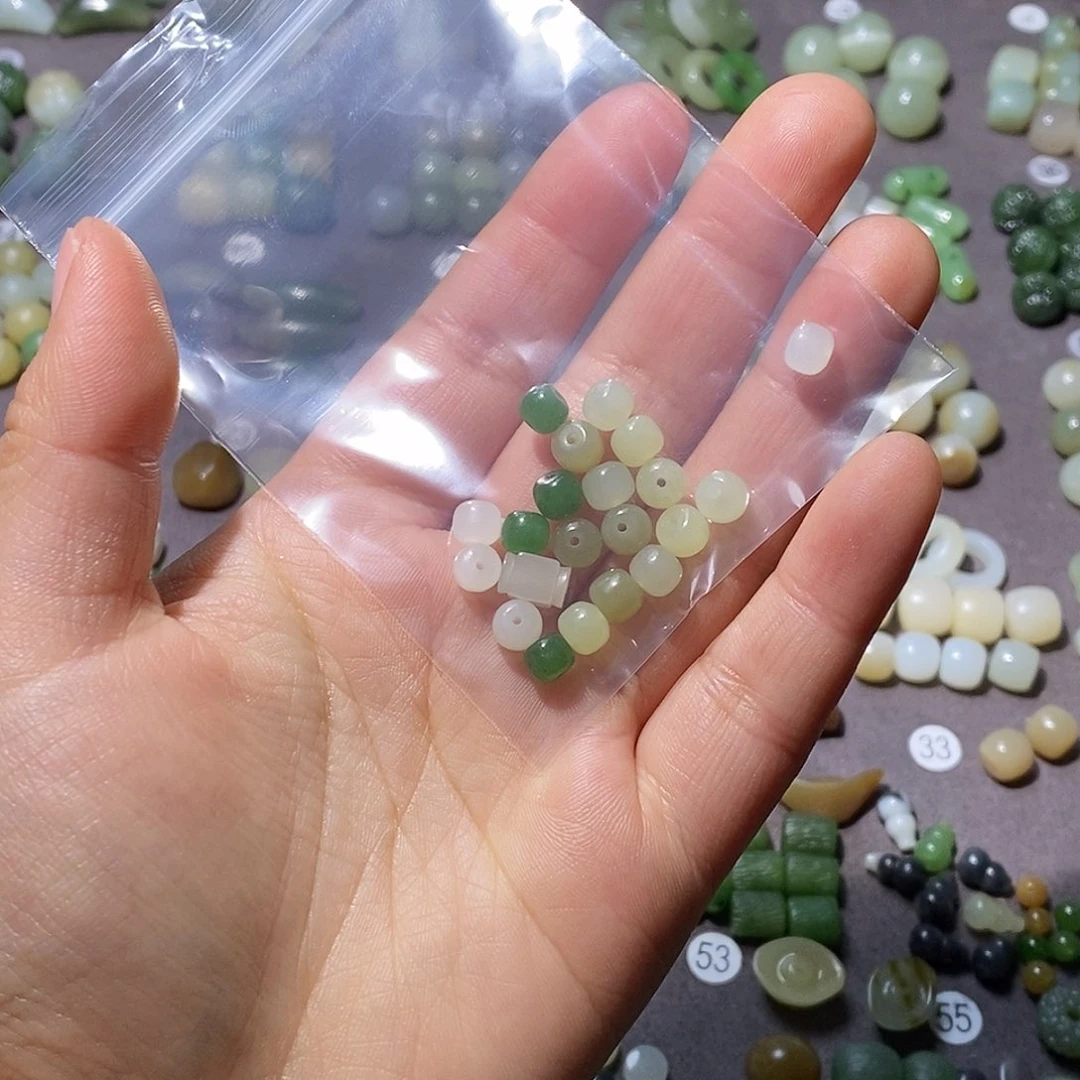 和田玉颈饰未镶嵌小****口