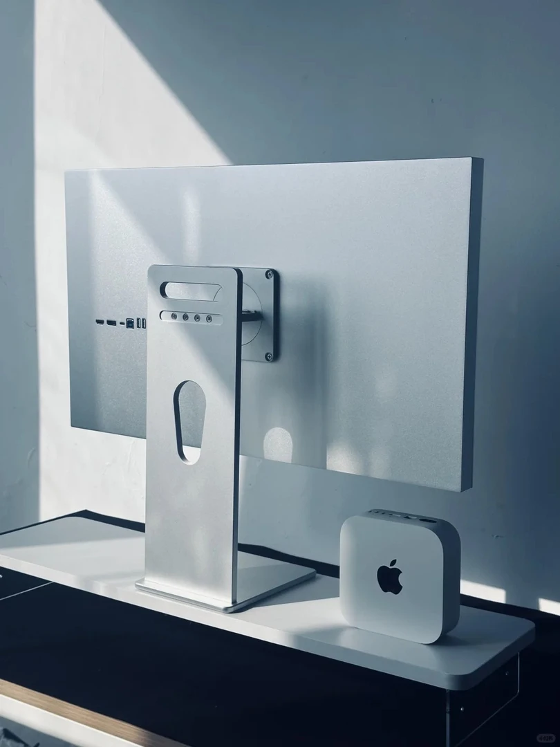 27英寸CNC全铝合金4K全贴合IPSUHD 触摸显示器高色域MAC笔记本