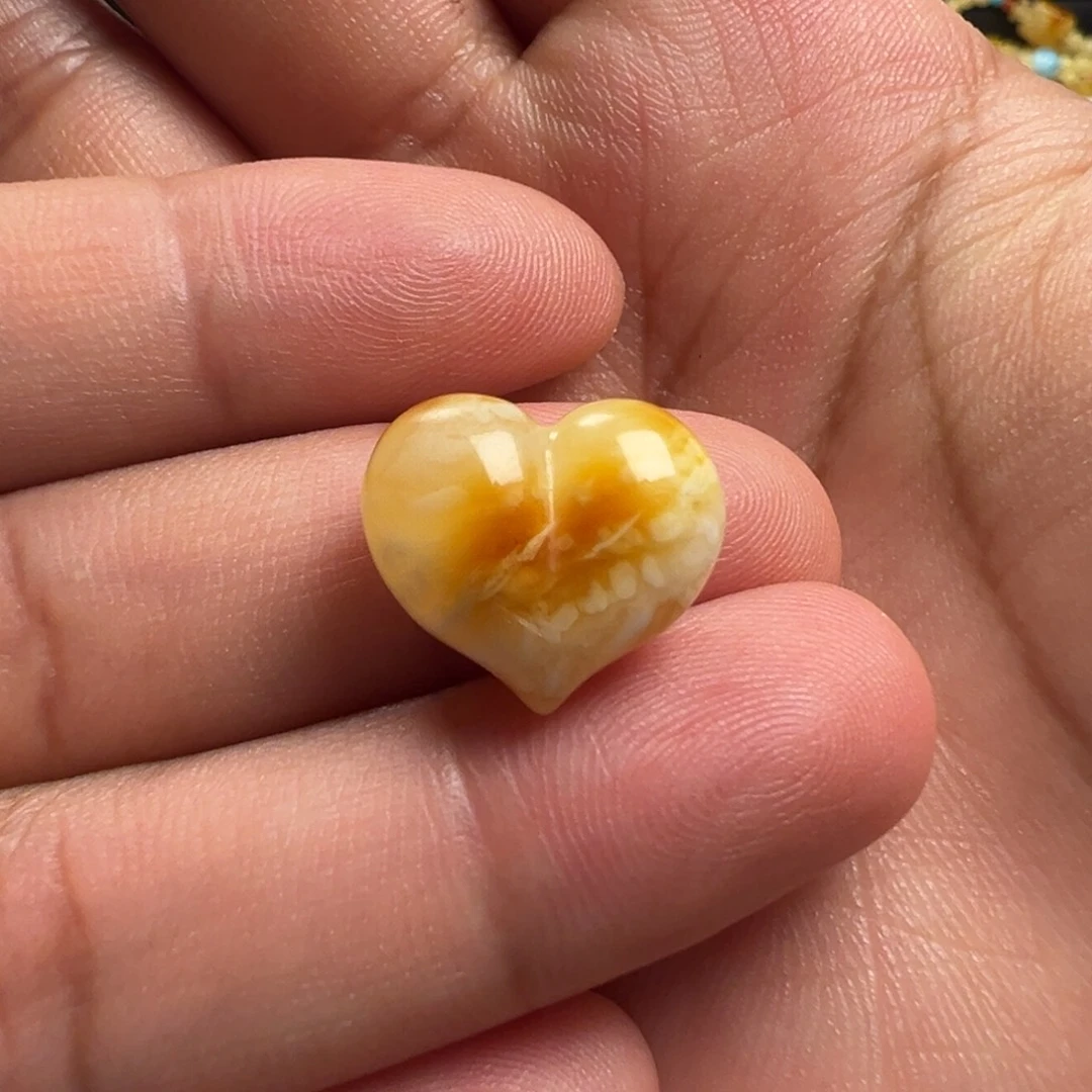 未镶嵌颈饰蜜蜡俏色屁桃提溜吊坠（打孔不退换）