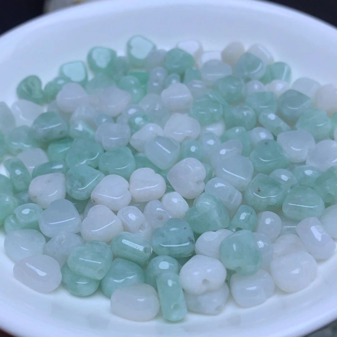 【闪购商品】翡翠手链未镶嵌卡7.6冰绿白通孔爱心30个