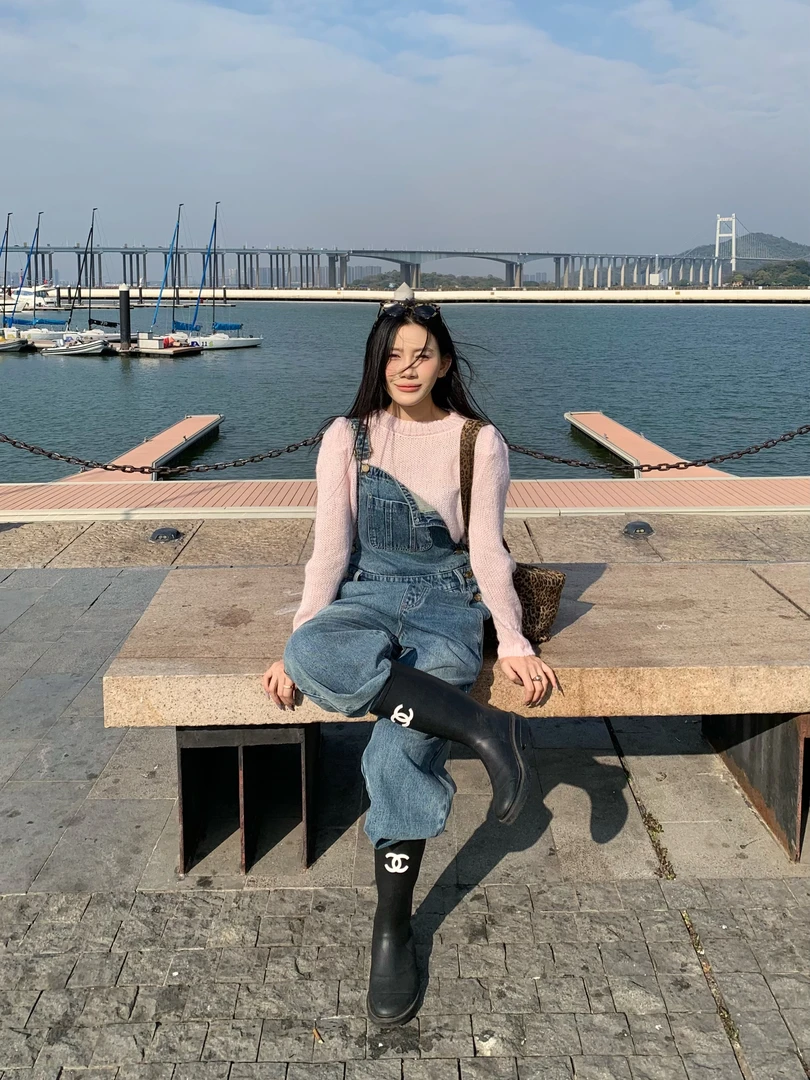 70不是七十【晨曦莓果】早春韩版毛织镂空套头羊腿袖长袖上衣