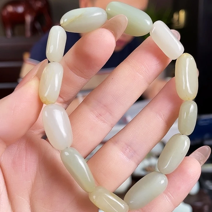 和田玉未镶嵌颈饰定制发货