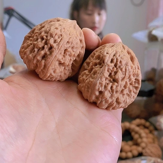 【闪购商品】把件文玩核桃40.5平谷凹底练手红皮