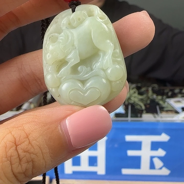 颈饰未镶嵌和田玉