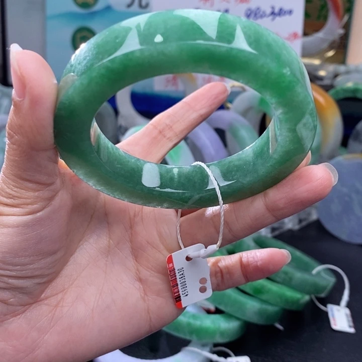 未镶嵌天然翡翠A货定制翡翠乐*