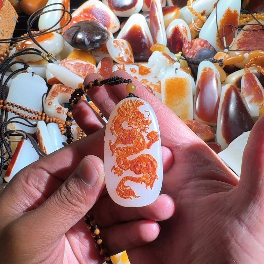 和田玉挂件未镶嵌血**刚