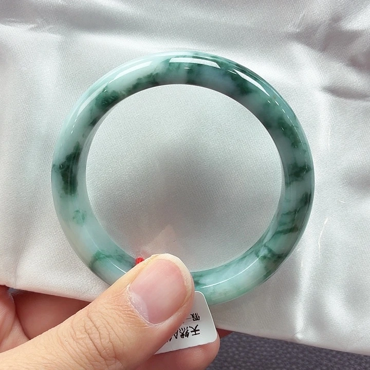 翡翠未镶嵌手镯54圈口无纹裂正装古典美飘花手镯