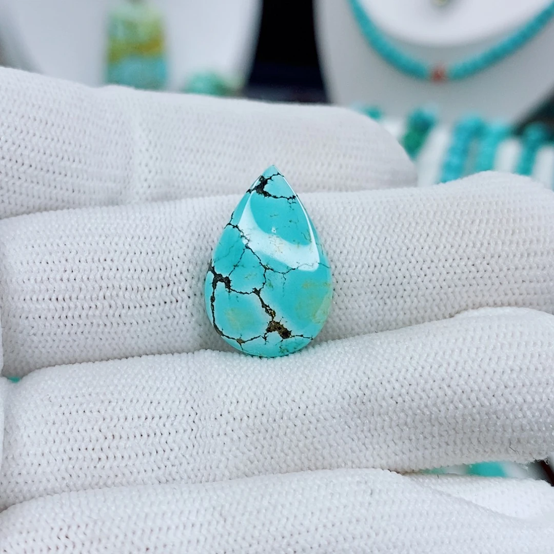 绿松石未镶嵌颈饰