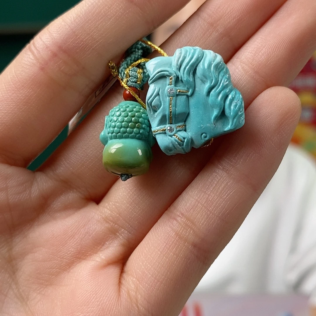 蓝***其绿松石未镶嵌珠宝奇石