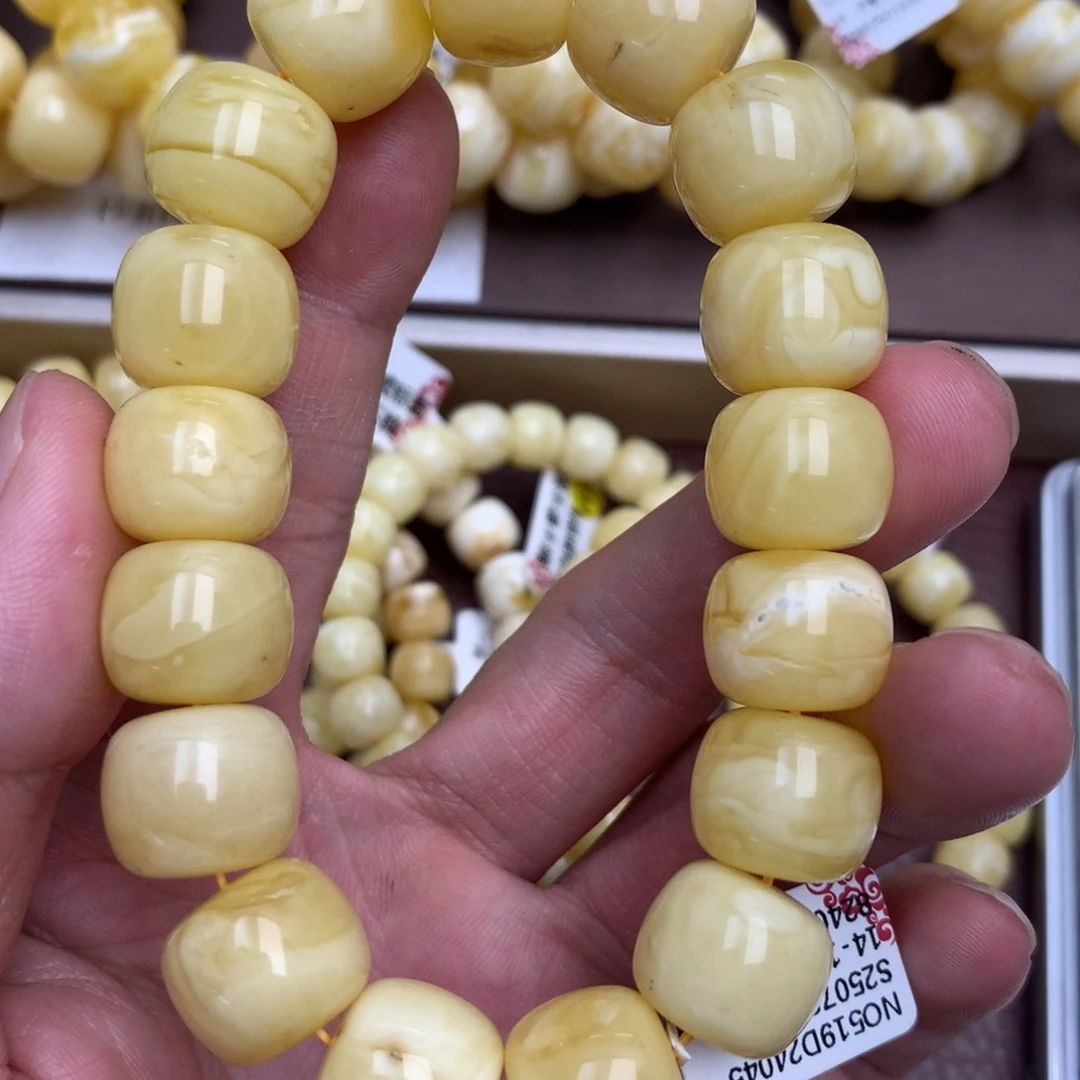 琥珀未镶嵌珠宝奇石13