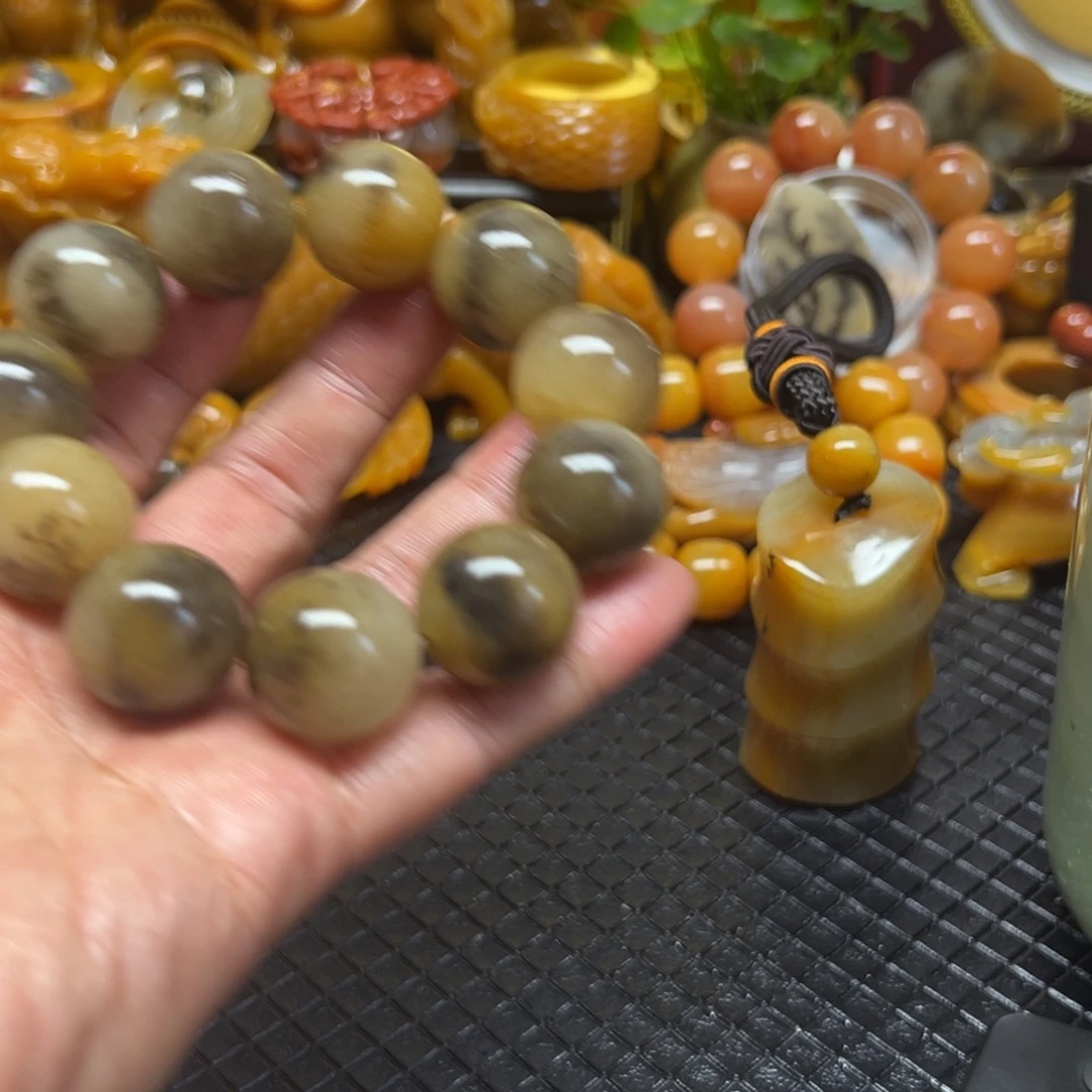 石英质玉未镶嵌颈饰