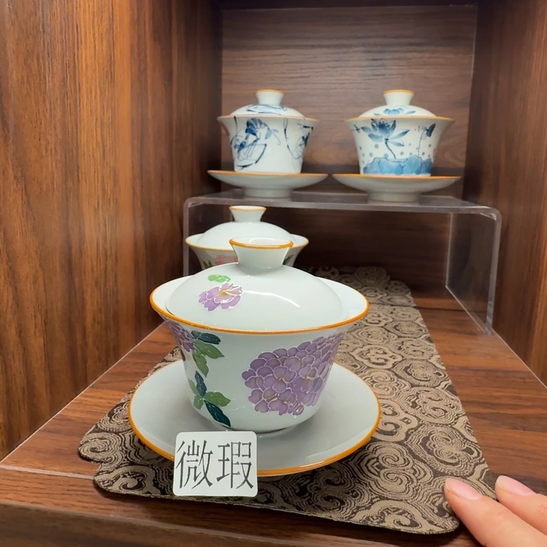 釉下手绘茶具微瑕