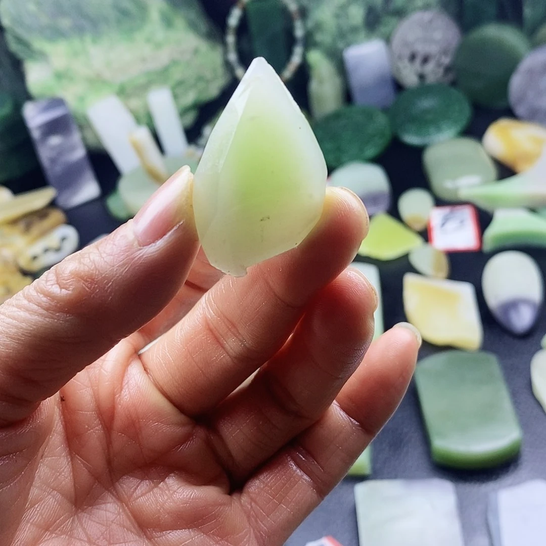 未镶嵌和田玉（糖玉）挂件