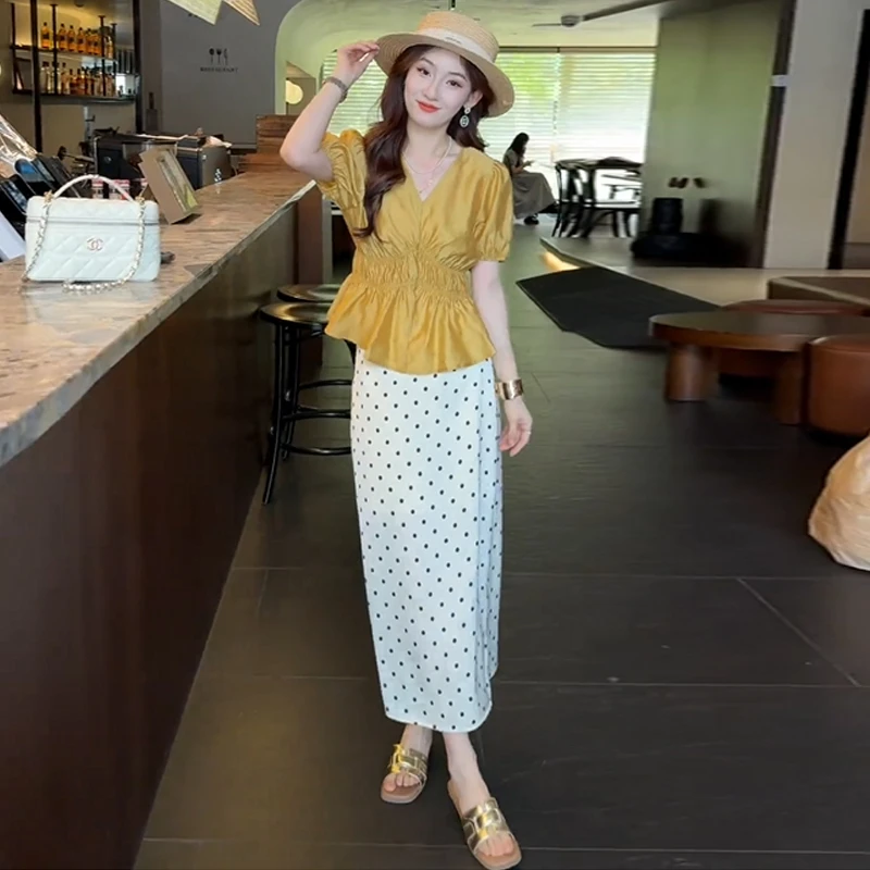 2025夏季新款收腰设计感V领显瘦百搭衬衫波点半身裙两件套装女潮