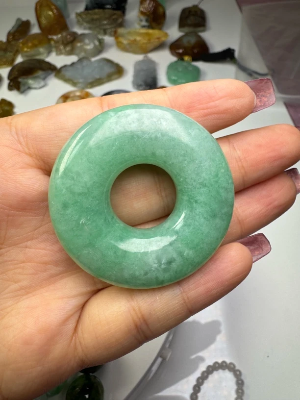 天然缅甸A货翡翠大肥扣吊坠