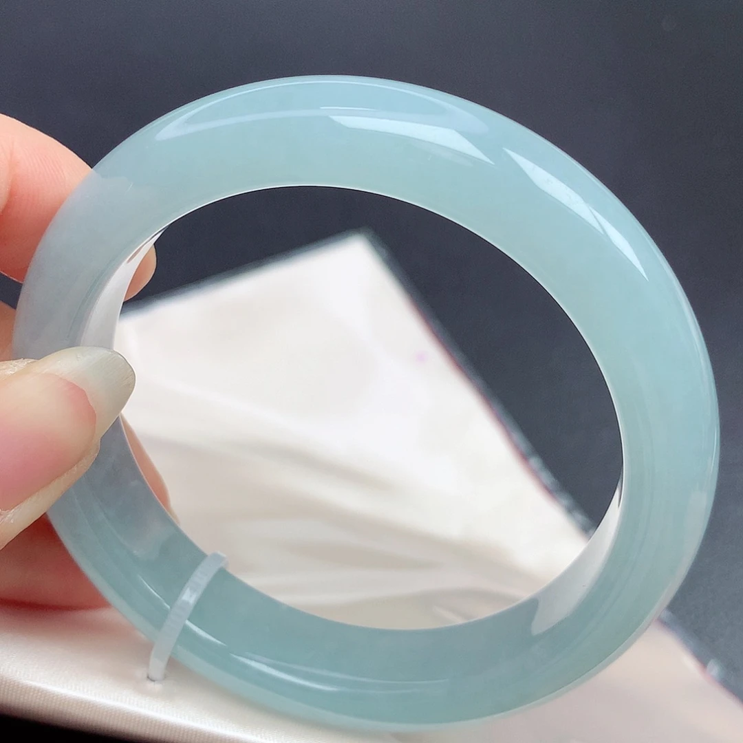 翡翠手镯未镶嵌56.6圈口