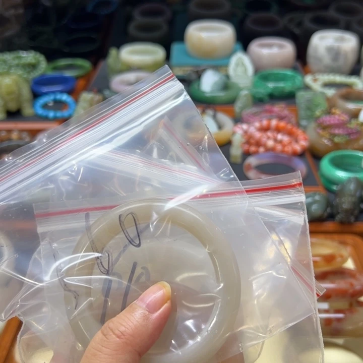 未镶嵌手镯石英岩玉宇****乐160