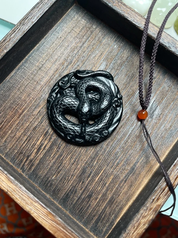 岫玉蛇牌吊坠 蛇挂件