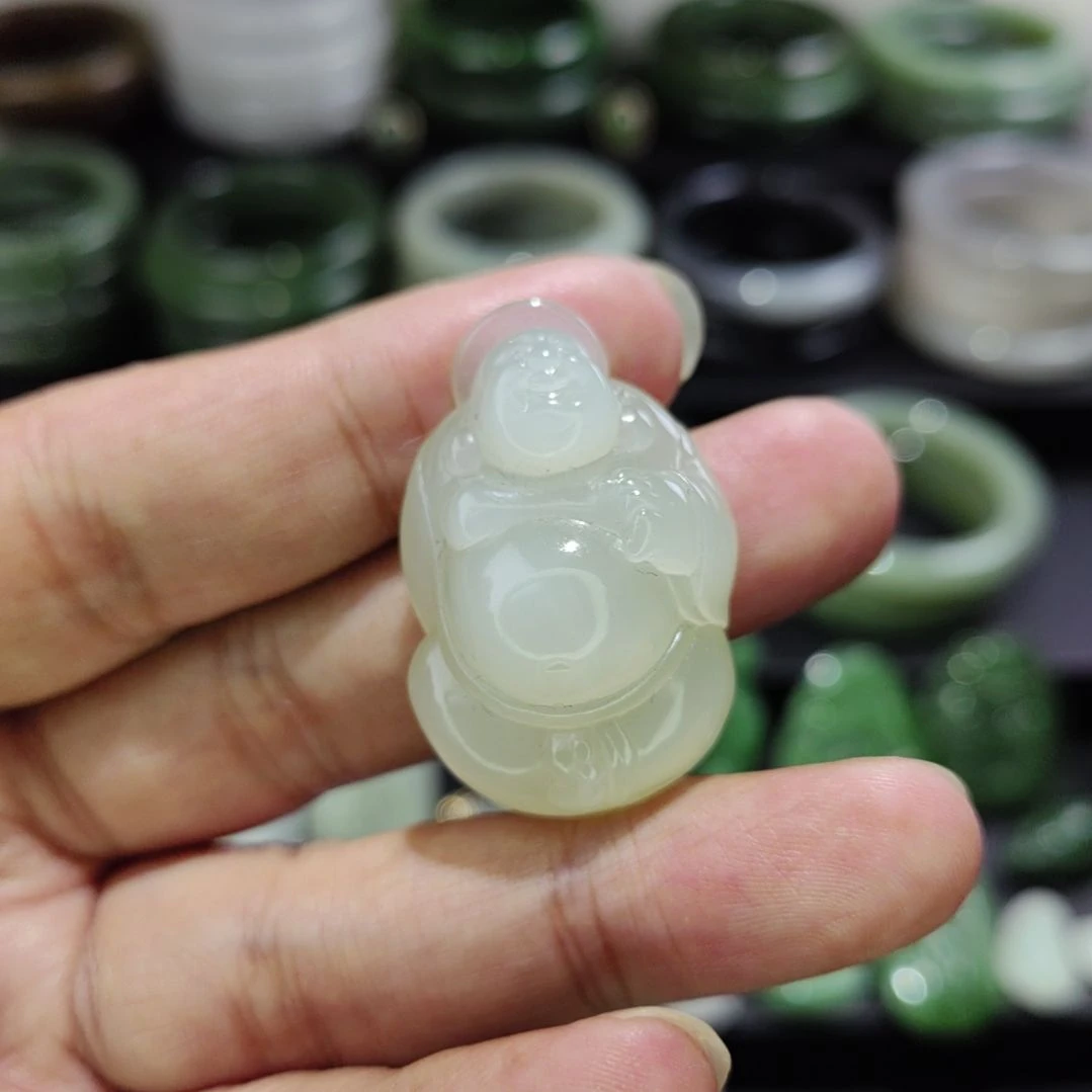 和田玉未镶嵌吊坠(赠链)