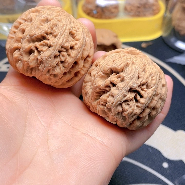 文玩核桃吊坠平谷粗筋