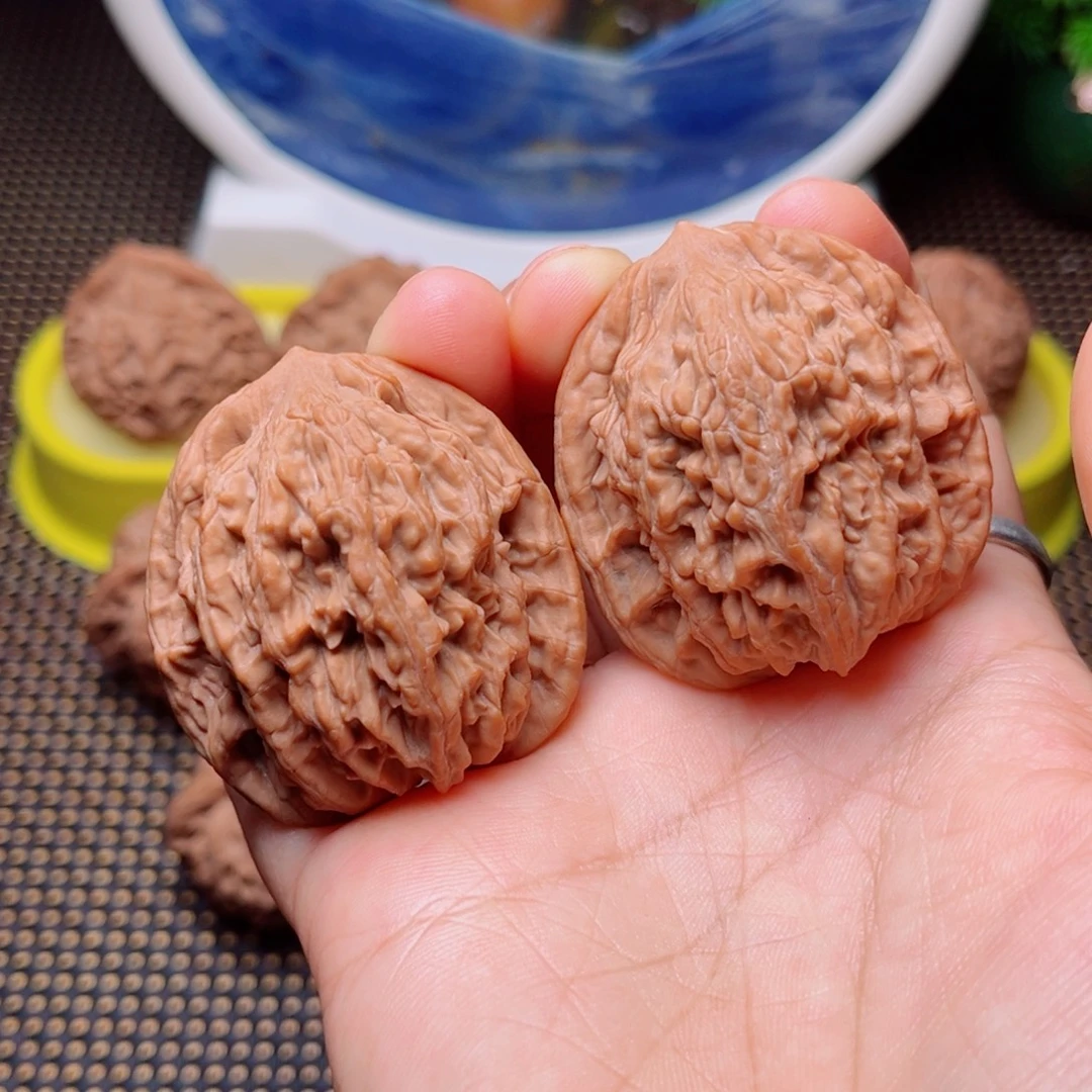 文玩核桃吊坠虎头42