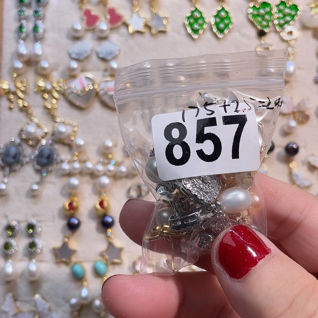 恰***巧合金淡水珍珠耳饰