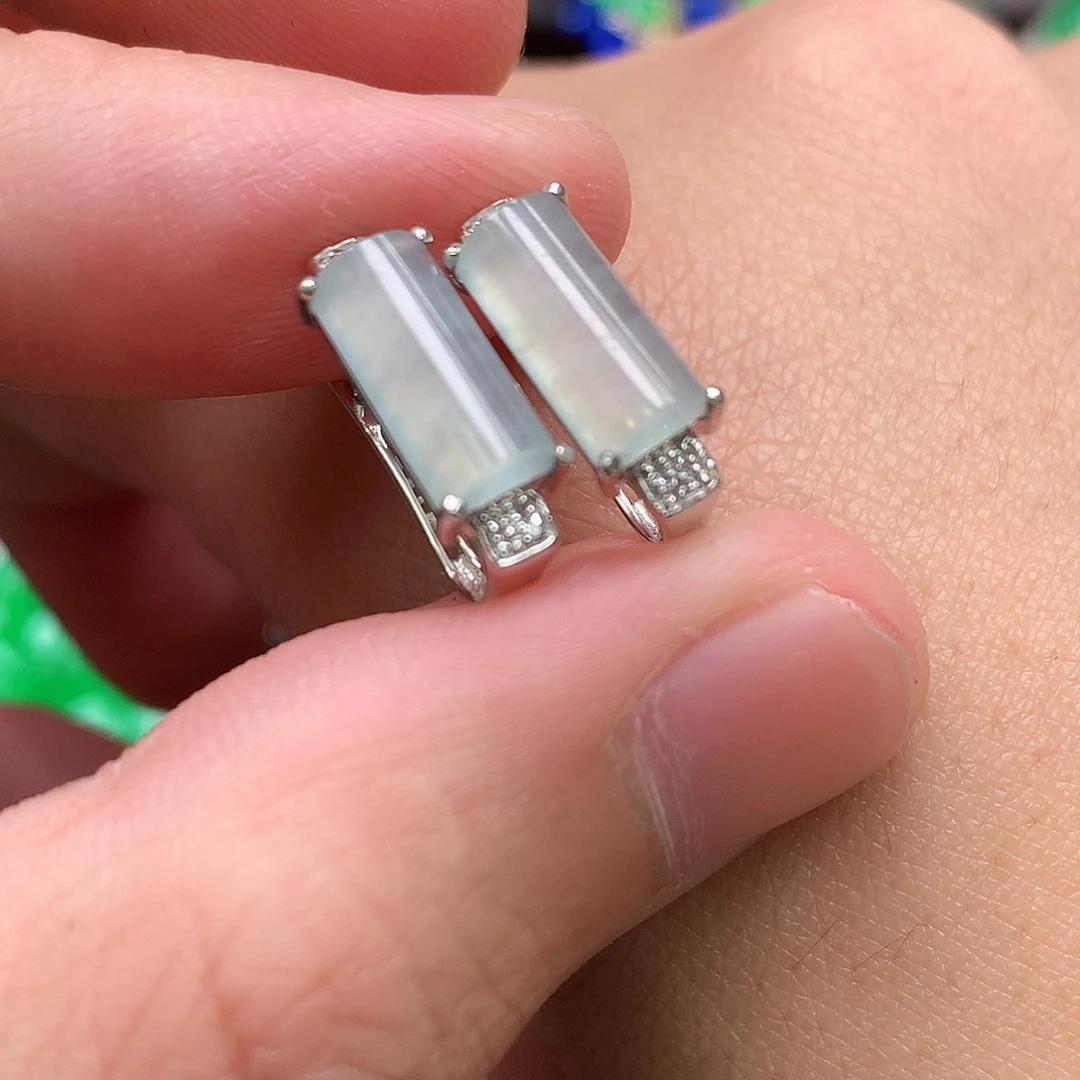 翡翠18K金镶嵌耳饰