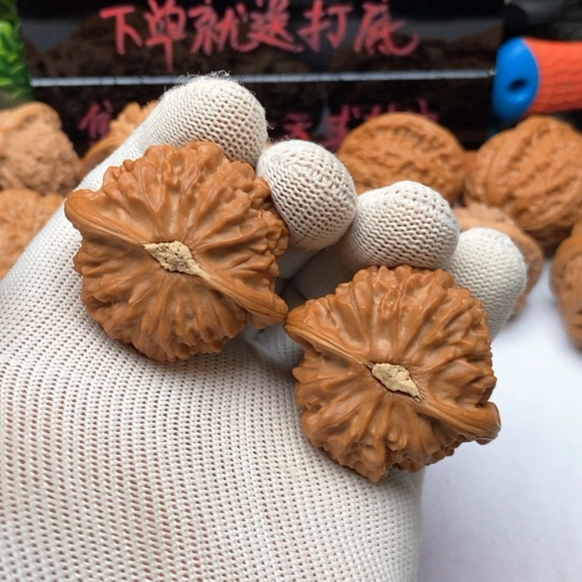 【闪购商品】文玩核桃把件90宫灯