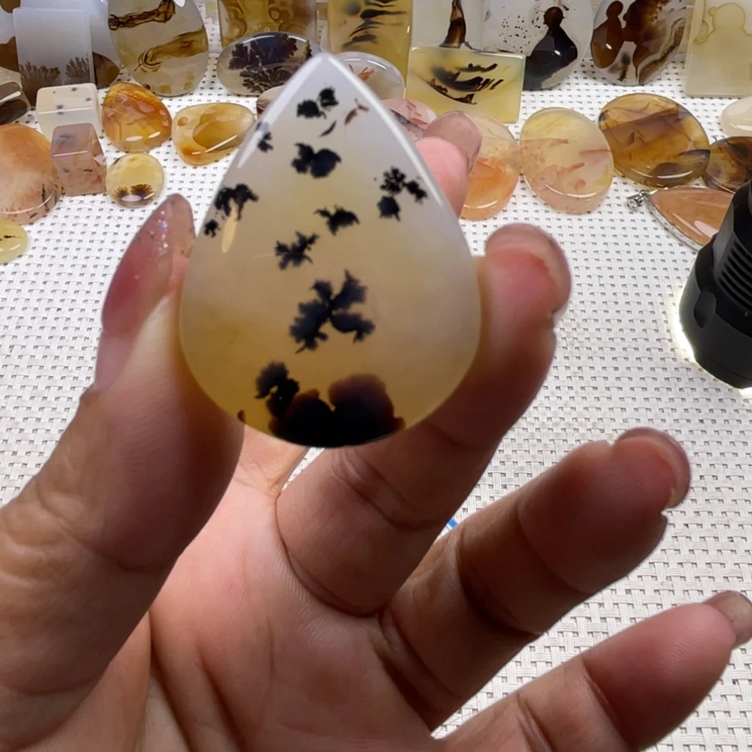 玛瑙/玉髓未镶嵌颈饰