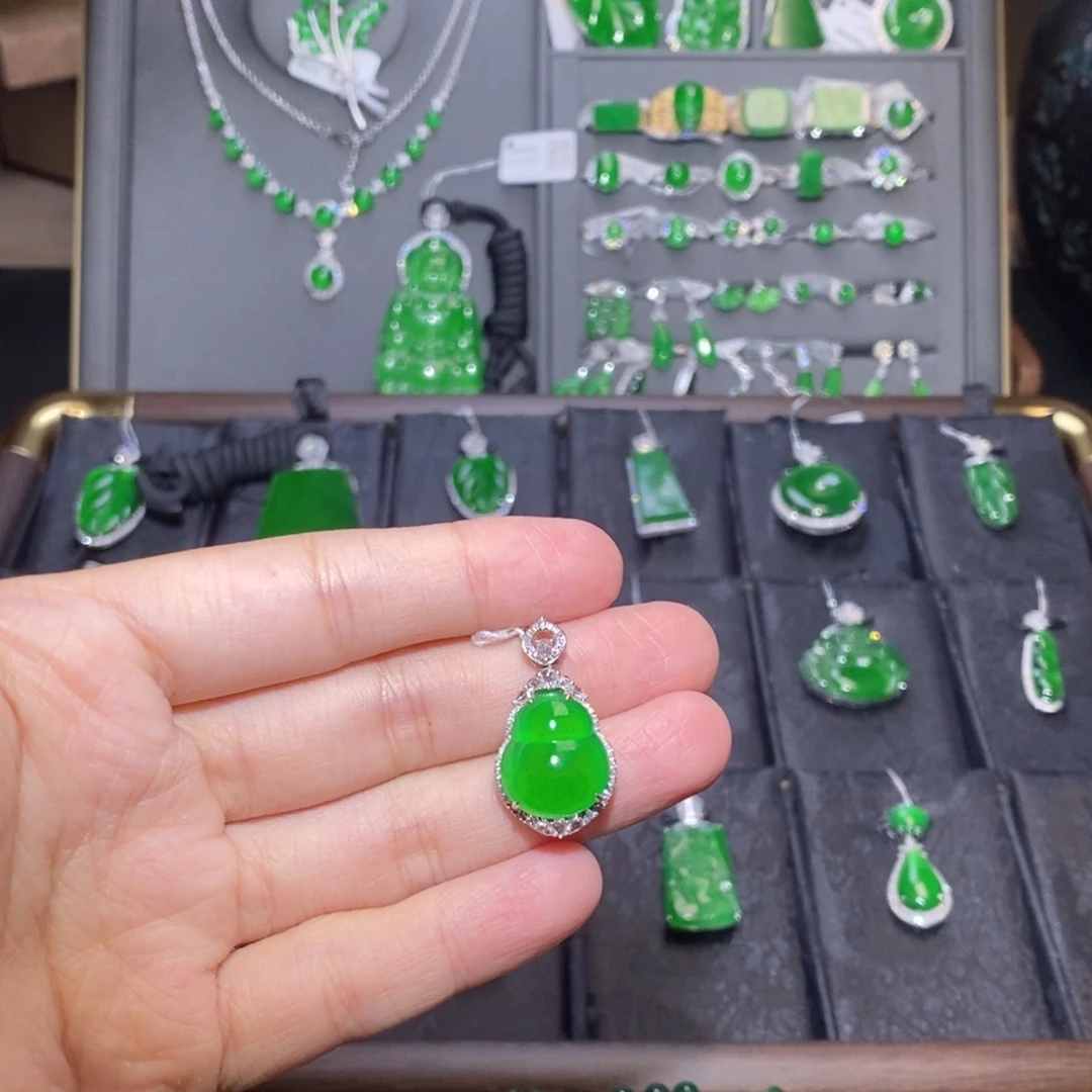 翡翠18K金镶嵌吊坠(不含链)葫芦吊坠