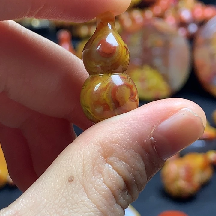 宇***空玛瑙/玉髓未镶嵌葫芦