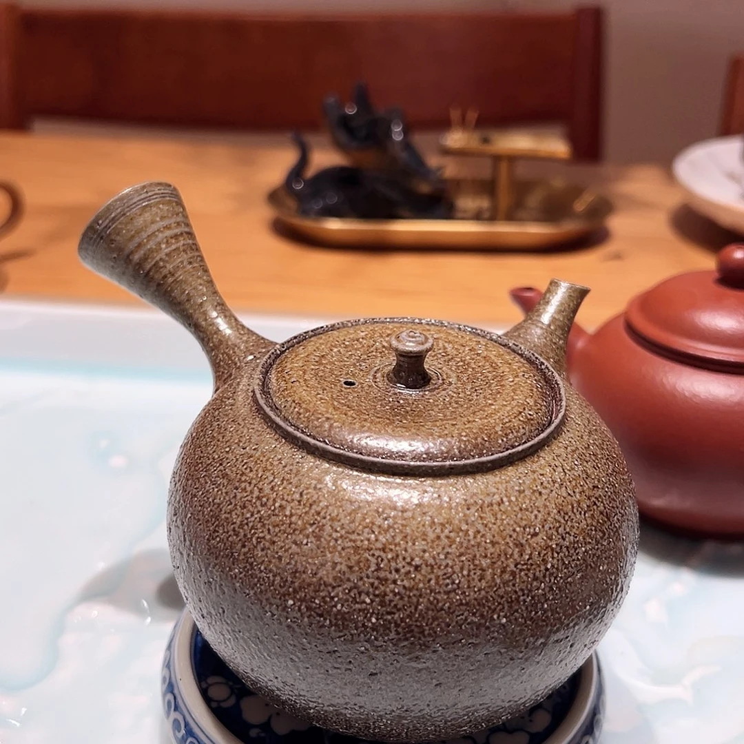 咖啡杯和咖啡杯两块五包