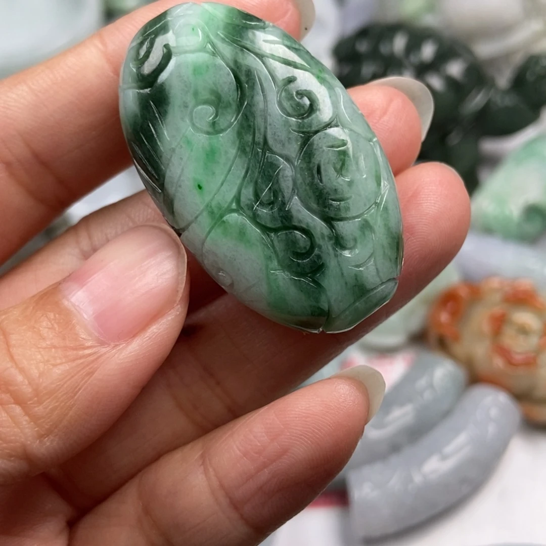 娟***翡翠未镶嵌颈饰翡翠