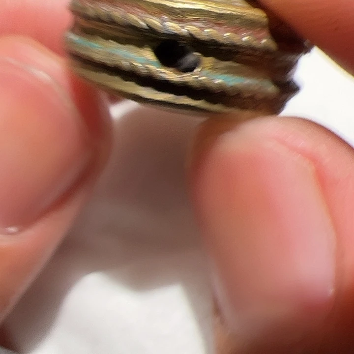 玻璃颈饰在这里的