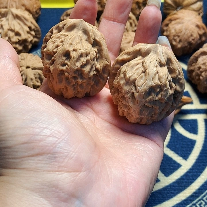 吊坠文玩核桃红锦鲤的