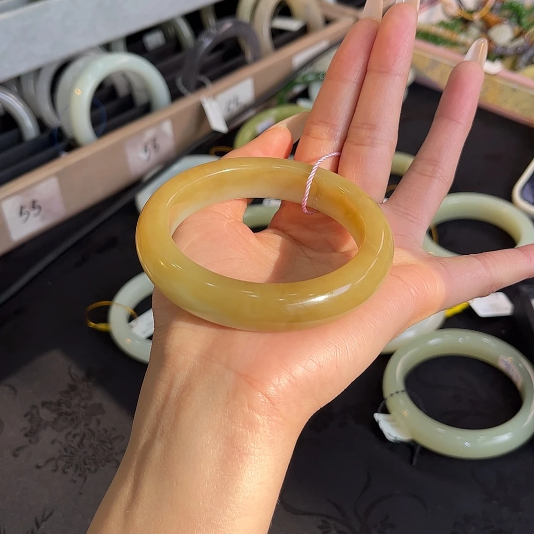 和田玉未镶嵌手镯56 57