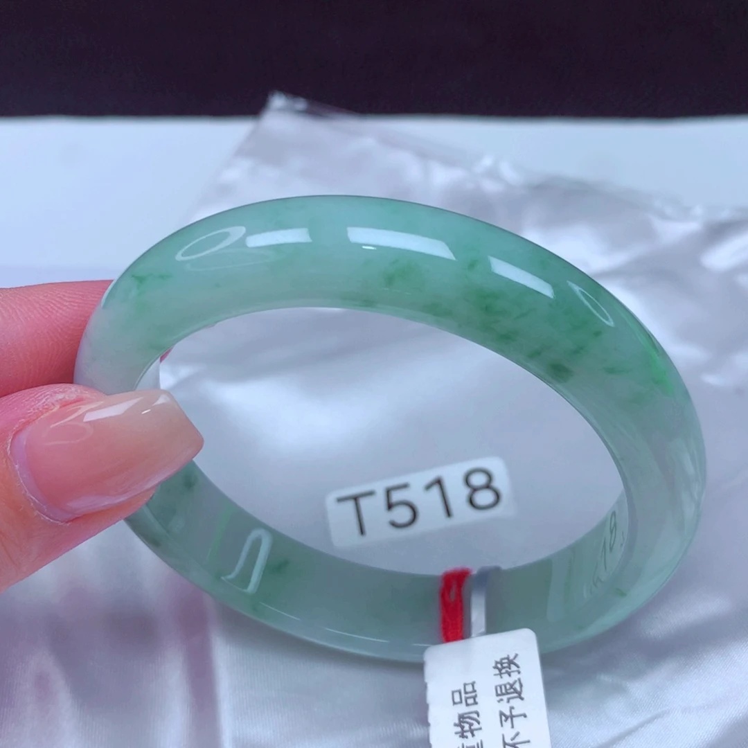 翡翠手镯未镶嵌手镯
