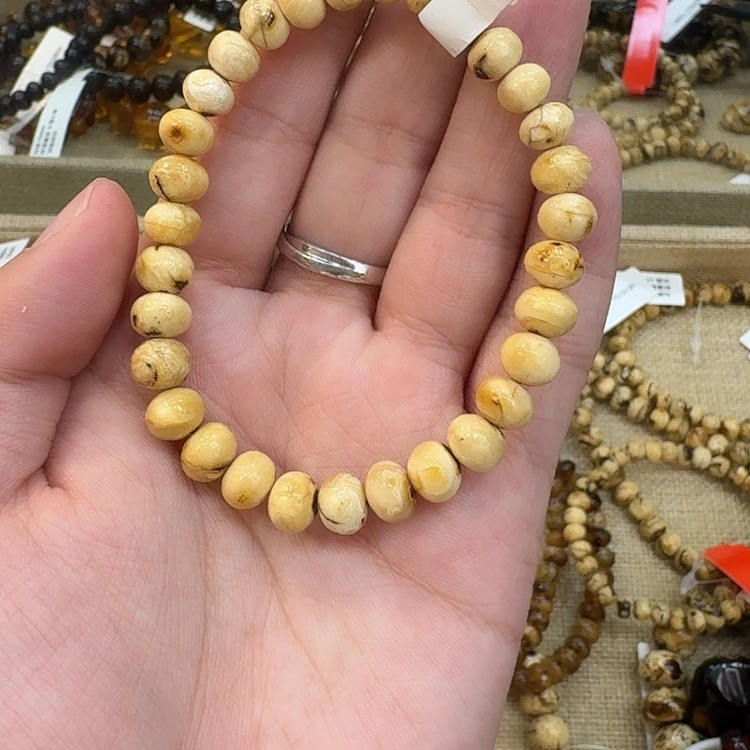 老***长琥珀未镶嵌裸石抚顺琥珀7mm