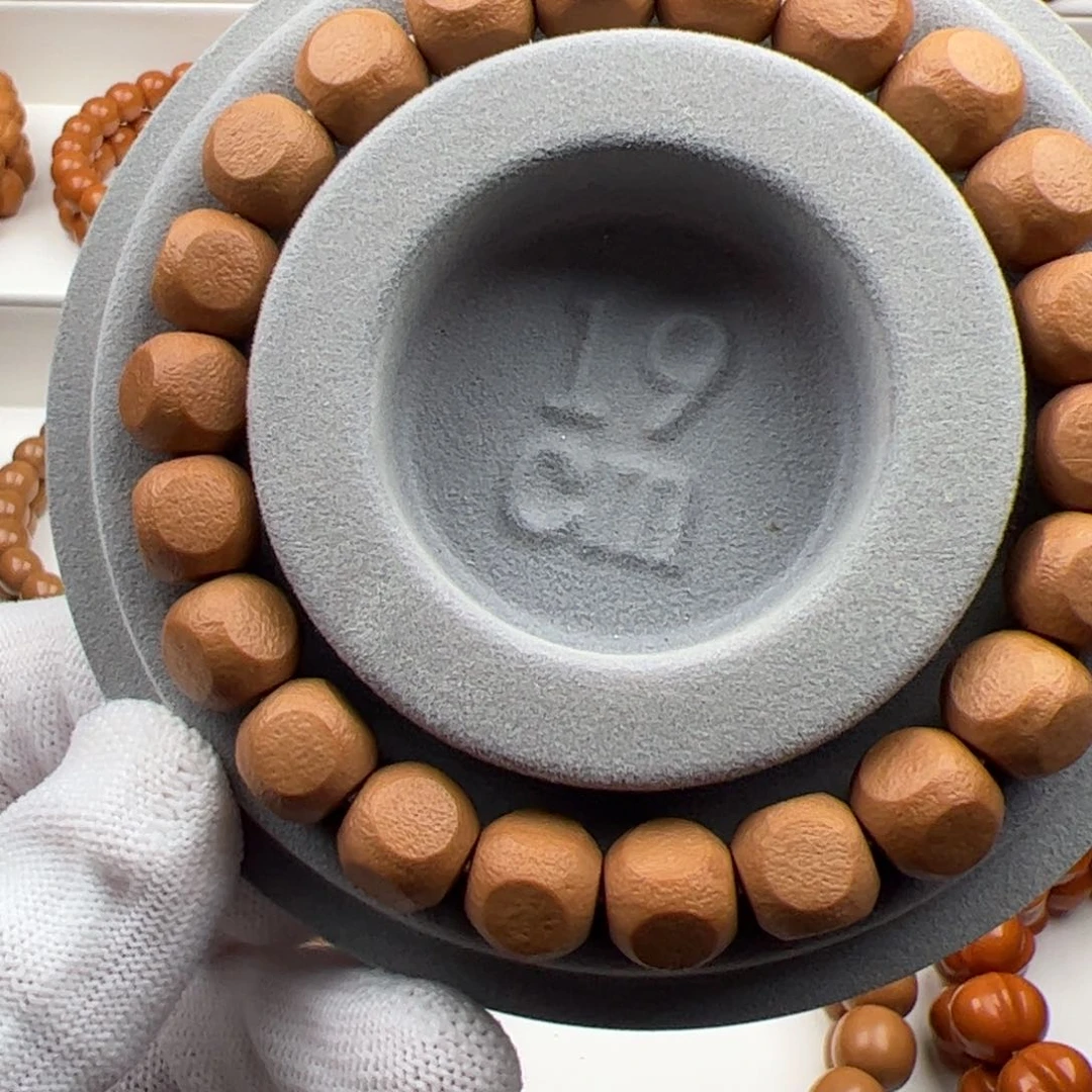 吊坠猴头核桃C****C六方