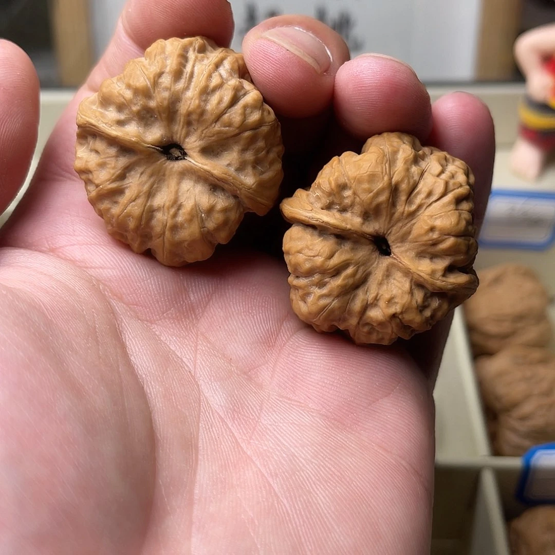 K***，文玩核桃吊坠延庆