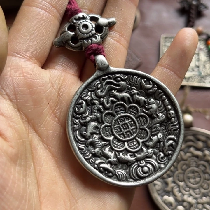 琉璃颈饰亦****藏喜欢的朋友