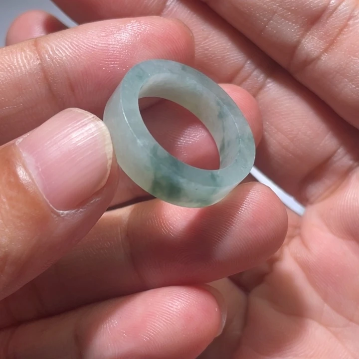 发***树未镶嵌定制翡翠翡翠