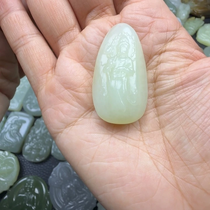 和田玉未镶嵌珠宝奇石