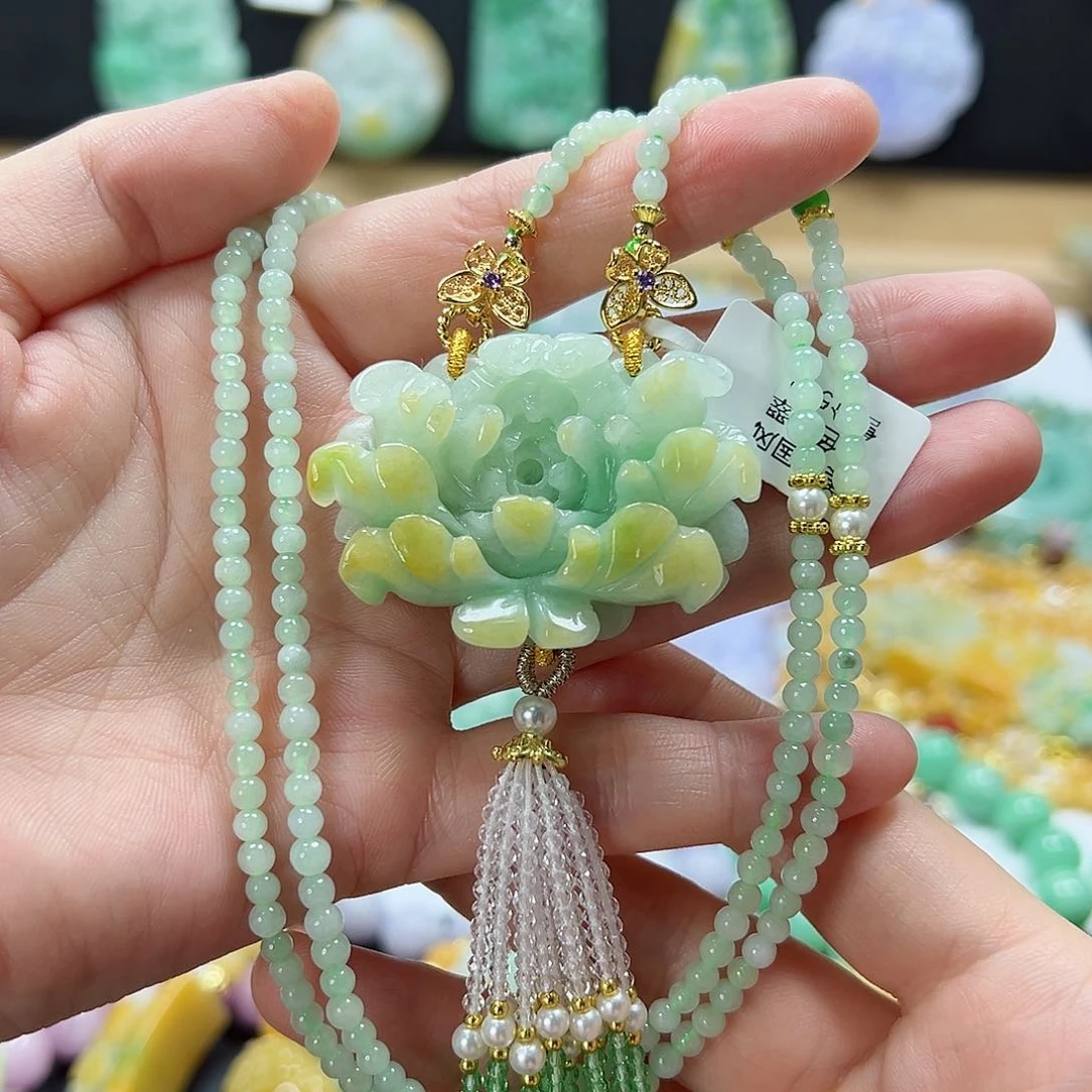 颈饰未镶嵌翡翠吊坠