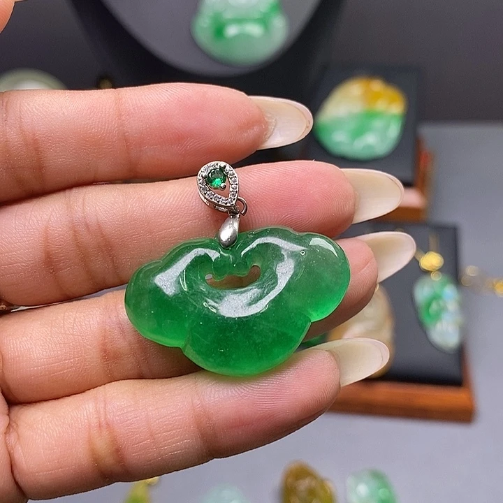 吊坠(赠链)未镶嵌翡翠