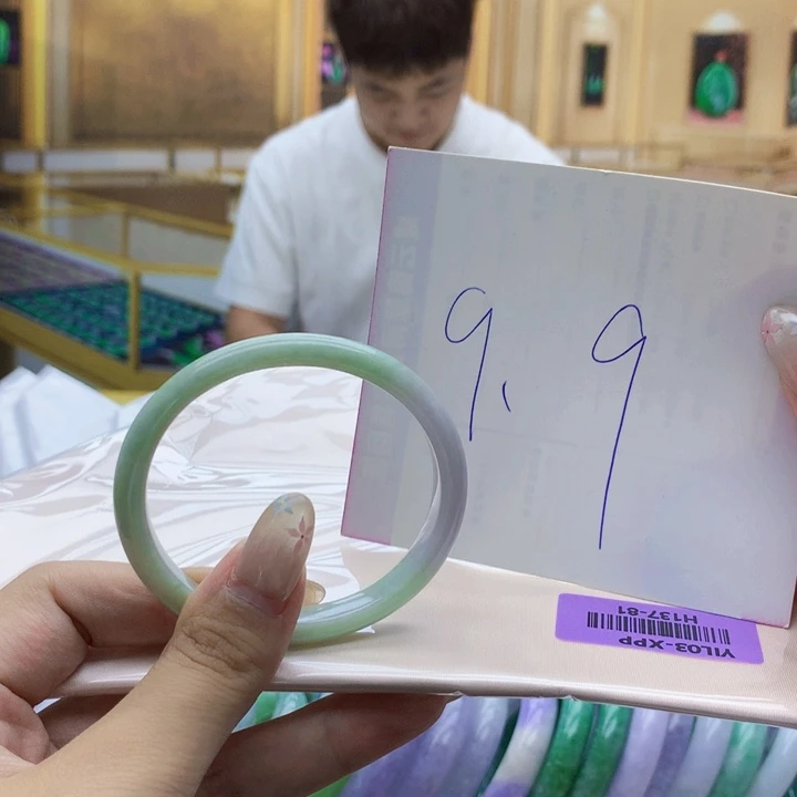 宝***贝翡翠未镶嵌手镯0000……