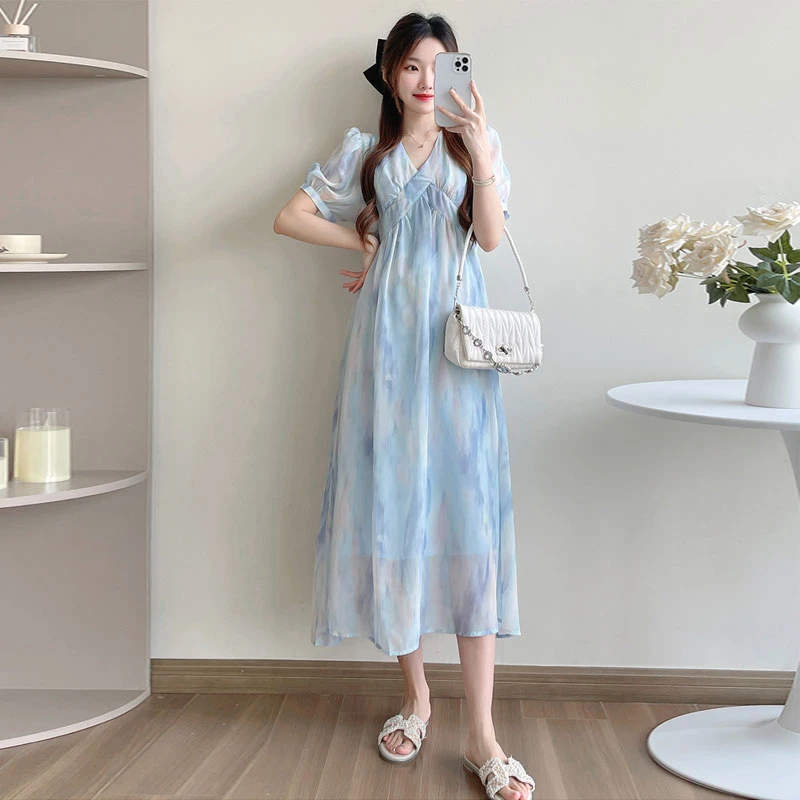 孕妇夏季2025韩版宽松时尚甜美淑女度假风遮肚扎染气质茶歇连衣裙