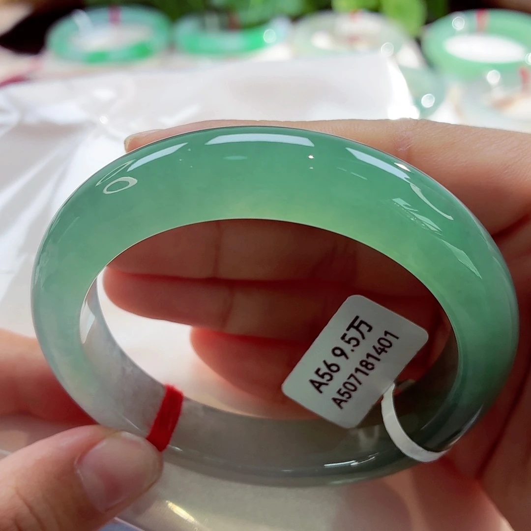 翡翠未镶嵌手镯冰胶油青渐变68-059