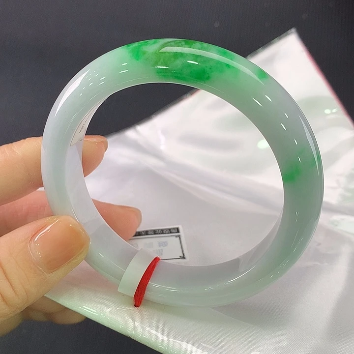 翡翠未镶嵌手镯正圈58